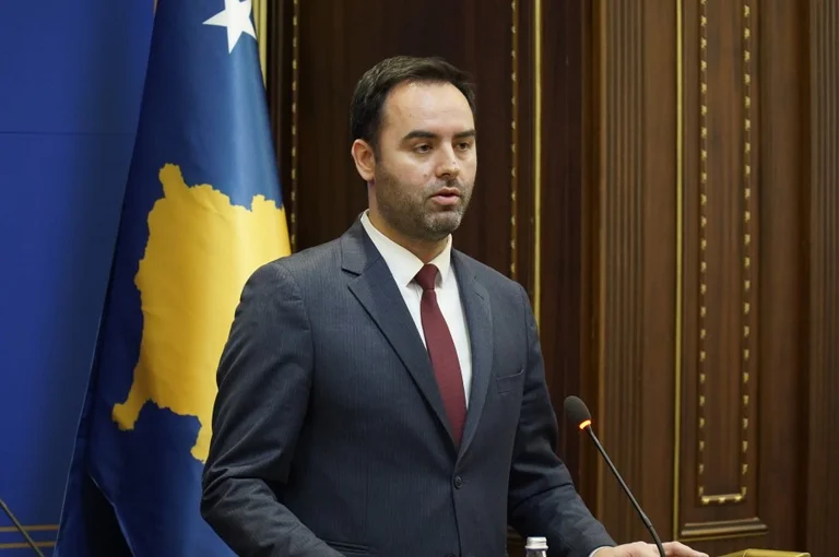 “Unë them që nuk duhet të zbatohet”: Çka kishte thënë Glauk Konjufca për tokën e Manastirit të Deçanit