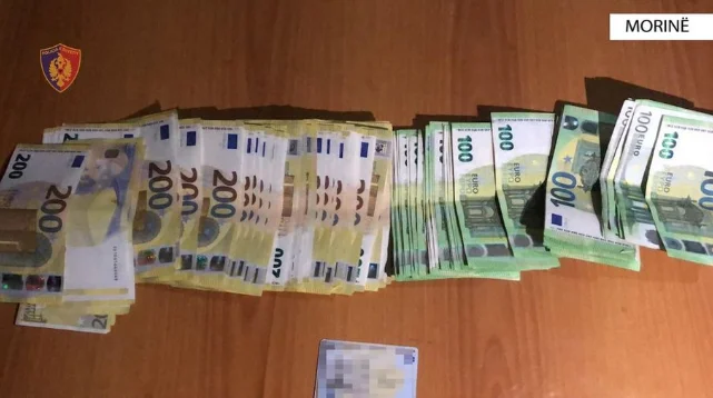 Tentoi të fuste 20 mijë euro të pa deklaruara në Shqipëri, ndalohet 40 vjeçari nga Mitrovica