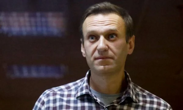 Raportohet se u la jashtë në -27 gradë, pastaj Navalny dyshohet se u mbyt me një të goditur në zemër