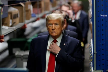 Trump kërcënon se do të përdorë asetet iraniane për të paguar dëmet ndaj anijeve në Hormuz