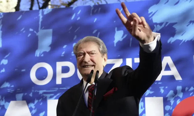 Berisha në prag të heqjes së imunitetit, opozita proteston