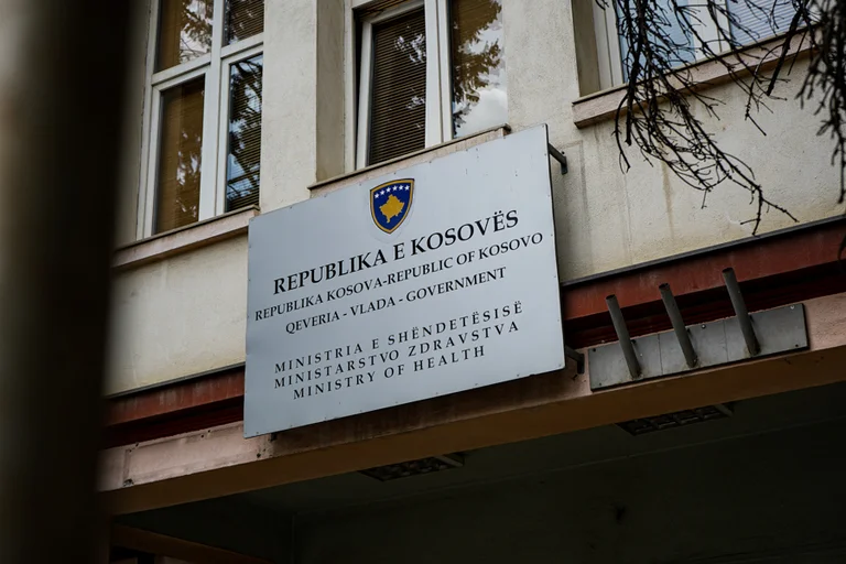 Shteti bllokon insulinat në OSHP: Ministria realizon tender një burimor për insulinat