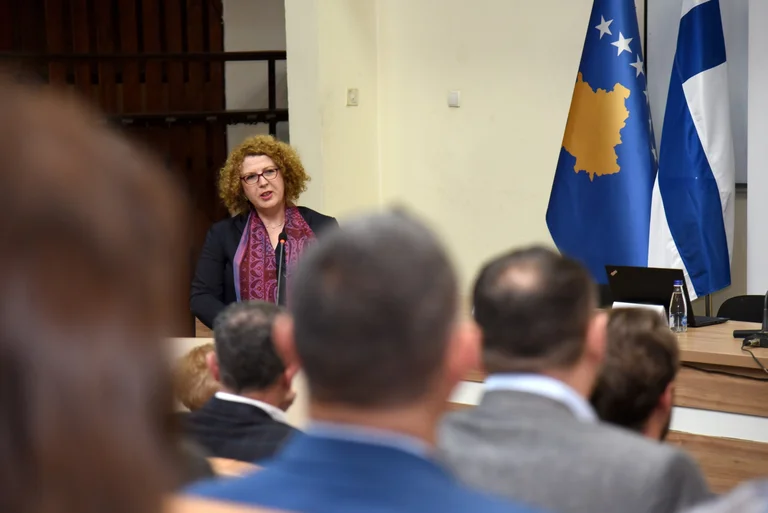 Konkursi i dyshimtë i ministrisë së Rozeta Hajdarit, hapet rruga që të punësohen militantët