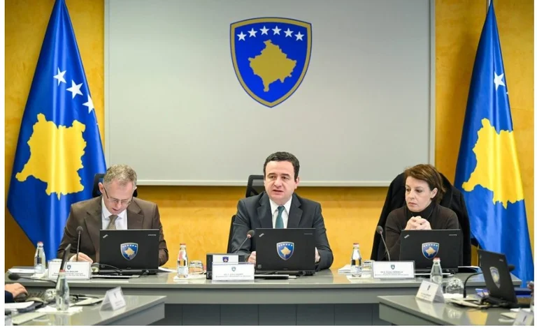 E mori në fund të listës dhe e bëri anëtare të OSHP-së, tash Kurti kërkon shkarkimin e Kimete Gashit