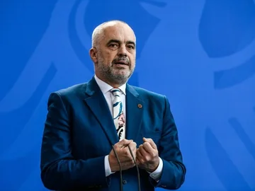 Rama përplaset me gazetaren e CNN: Shumica e shqiptarëve e duan projektin në Zvërnec