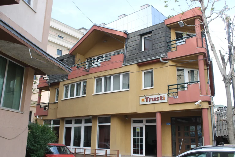 Rrezikohen mjetet e investuara në TRUST: Skadon mandati i Bordit