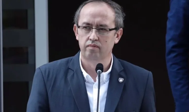Hoti: Meritë për marrëveshjen me MCC ka Atifete Jahjaga, Kurti më së paku