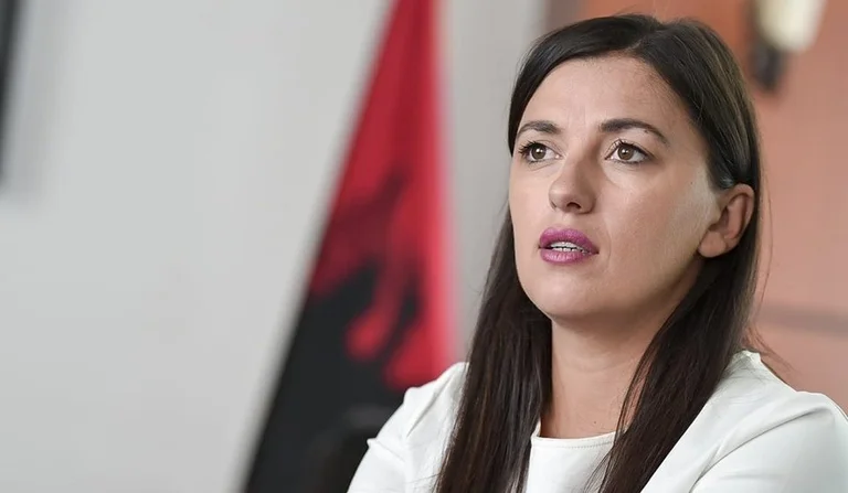 Haxhiu kundërshton vendimin e KQZ-së: E paligjshme që diasporës mos t’i lejohet votimi veç pse s’lajmërohen në telefon