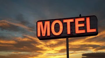 Prokuroria kërkon paraburgim për menaxherin e motelit në Ferizaj, dyshohet për prostitucion
