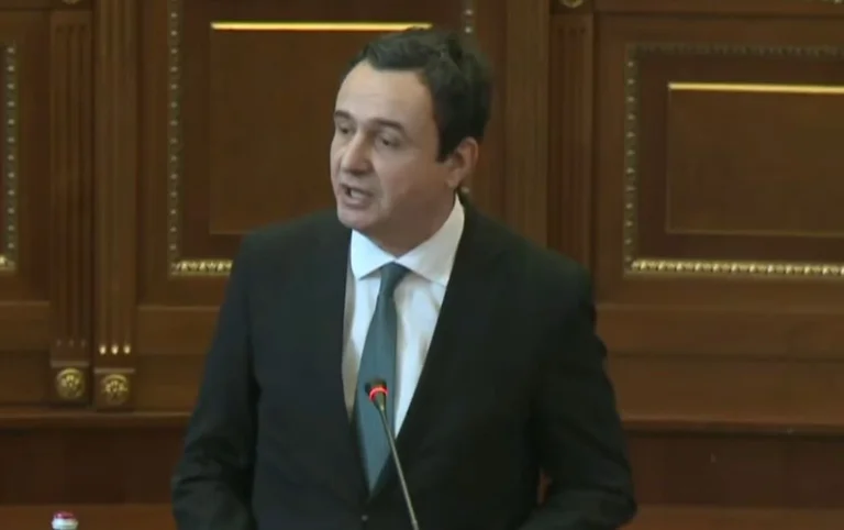 Kurti sulmon keq ish-ministrat e LDK’së: Hoti e Abdixhiku s’e bëjnë as çerekun e Bislimit e Muratit