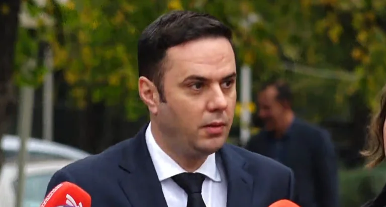 Abdixhiku thotë se Kurti s’ka plan për daljen nga situata: As gatishmëri për koordinim me SHBA’në