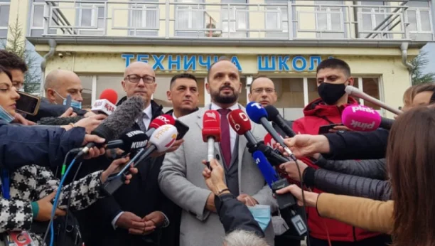 Japin dorëheqje edhe Kryetari i Mitrovicës së Veriut dhe këshilltarët komunalë