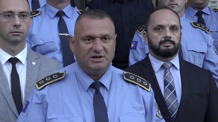 Refuzimi i vendimit për targa: Rekomandohet suspendimi i Drejtorit të Policisë në Veri