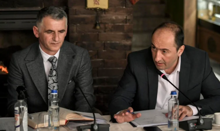 Tenderi milionësh: Ministria nuk iu lejon qasje kompanive në ofertën fituese të dostave të Hysen Durmishit