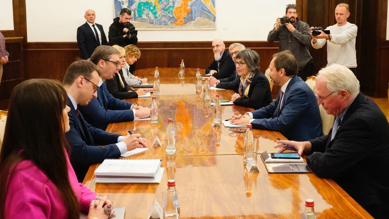 Përmenden tensionet, dialogu – Vuçiqi flet pas takimit me QUINT’in dhe BE’në: Bisedime serioze