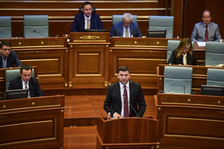 PDK propozon 5 masa për krizën: Një nga to edhe tërheqja mjeteve nga Trusti