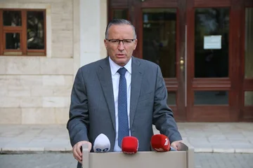 Hamza jep vërejtje për ftesën e Kurtit: Duhet të bëhet ashtu si e kërkon rendi