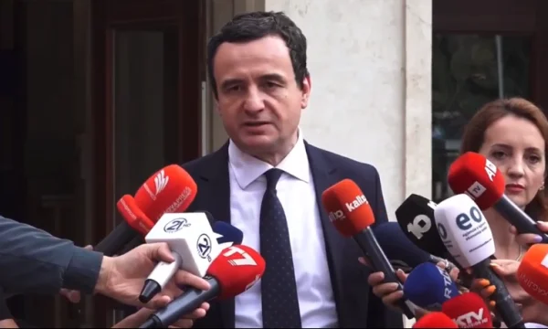 Qesharake, zëdhënësi i Vetëvendosjes tregon se si Kurti nuk iu frikësua bubullimës