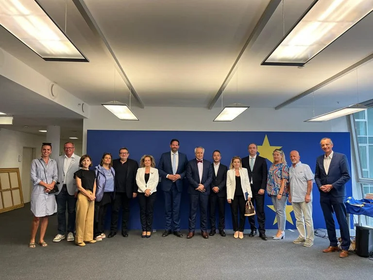 Nëpër Austri: Ministri i Shëndetësisë kërkon liberalizimin e vizave