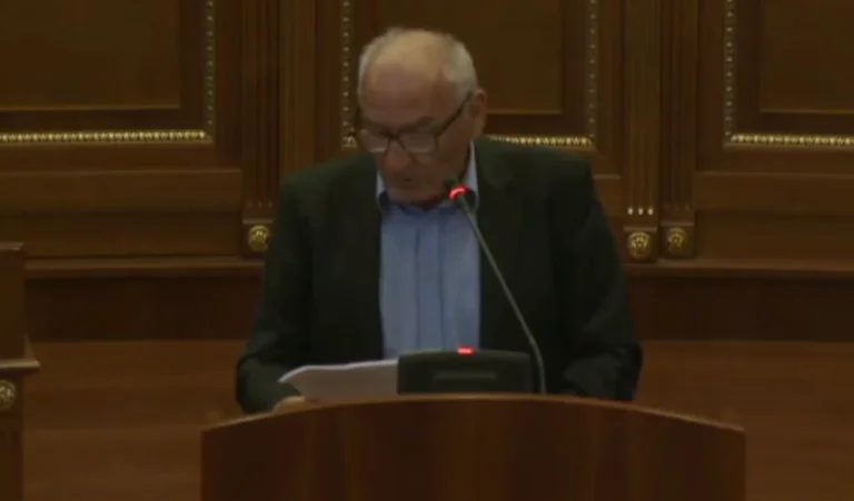 Gani Krasniqi i VV-së akuzon OVL e UÇK-së se sherri i tyre iu fal tokë Malit të Zi dhe u bë Zajednica