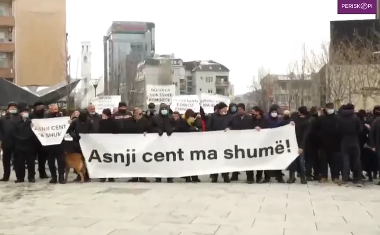 Nis protesta kundër shtrenjtimit të rrymës “Asnjë centë ma shumë”