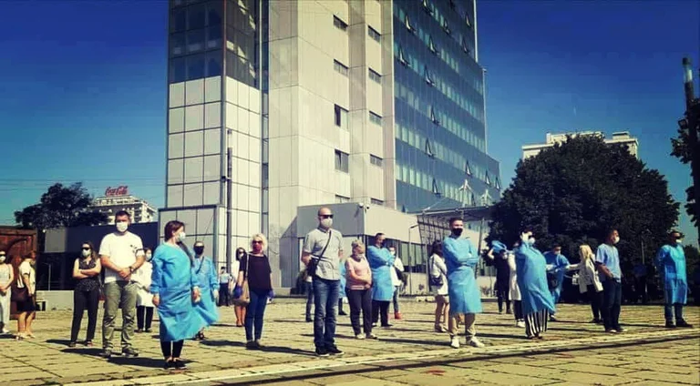 Infermierët ndahen nga mjekët? Paralajmërohet goditje e rëndë sindikale pas shpërfilljes në grup