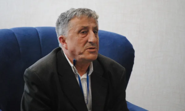 Vaksinimi i mësimdhënësve: Rrahman Jasharaj për Periskopin me fjalë të zgjedhura për Edi Ramën