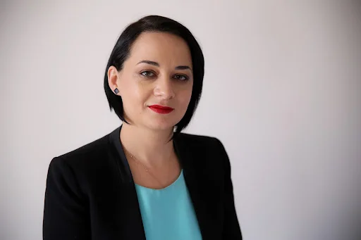 Fitorja s’beson më në fitore? Pacolli hoqi Arben Vitinë nga ‘koveri’ në FB pas zgjedhjeve