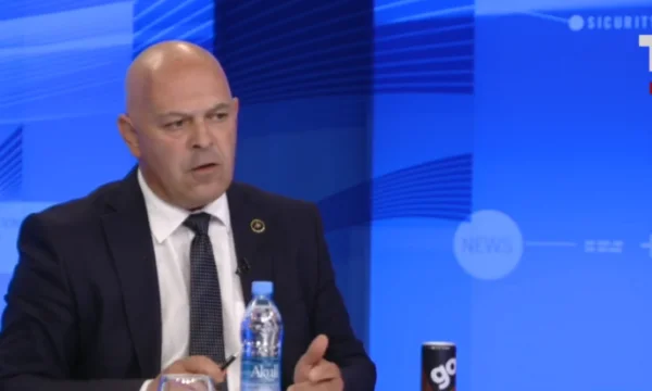 Ardian Gjini i ashpër me Qeverinë: As termocentral me gas, as autostradat, po don me ta ba kuorumin, a?