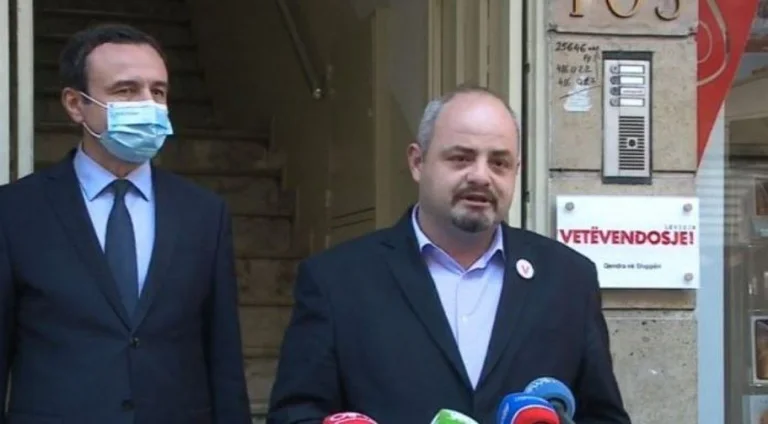 Boiken Abazi kritikon Kurtin dhe largohet nga VV? Duhet një subjekt i ri për Bashkim Kombëtar