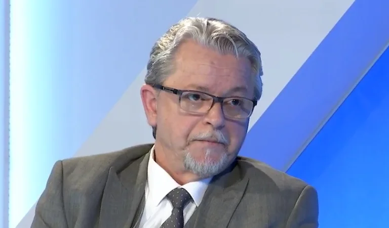 Analist Gorani: Ata që mendojnë se KFOR-i është këtu me luftu për neve, jetojnë me deluzione