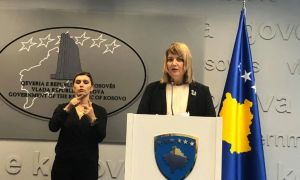 MAShTI: Mësimi në distancë nuk do të mbahet për shkak të efektit të ulët