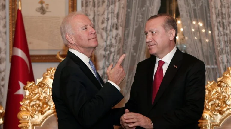 Profesori serb: Ky është plani i Biden dhe Erdogan që të lobojnë për Kosovën, t’i çelim sytë