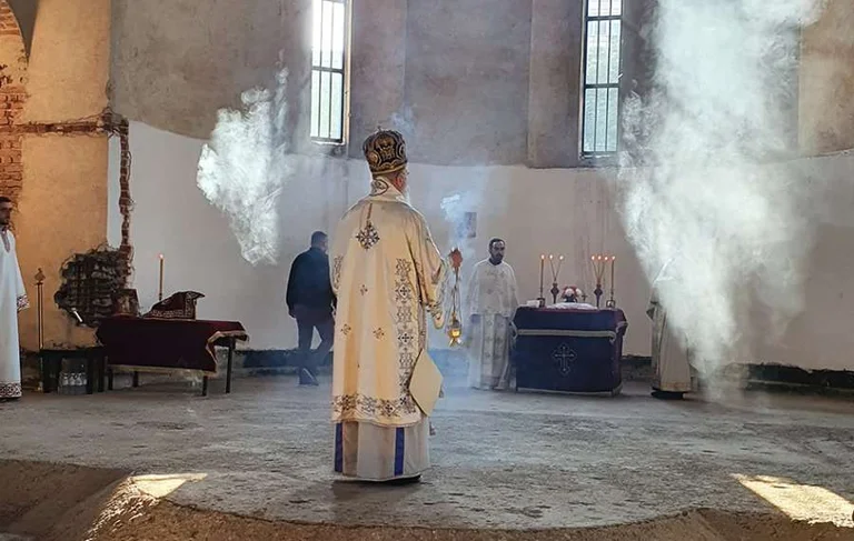 Demokracia studentore për liturgjinë në Kishën e Arkanit: Nuk e dinim, se po ta dinim s’do të ndodhte