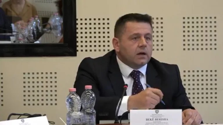 Bekë Berisha pas votimit të komisionerit nga deputetët e VV’së: Ky as për rojtar s’bën