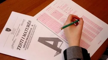 Nesër mbahet testi i maturës, do i nënshtrohen mbi 19 mijë nxënës – Ministria jep detaje