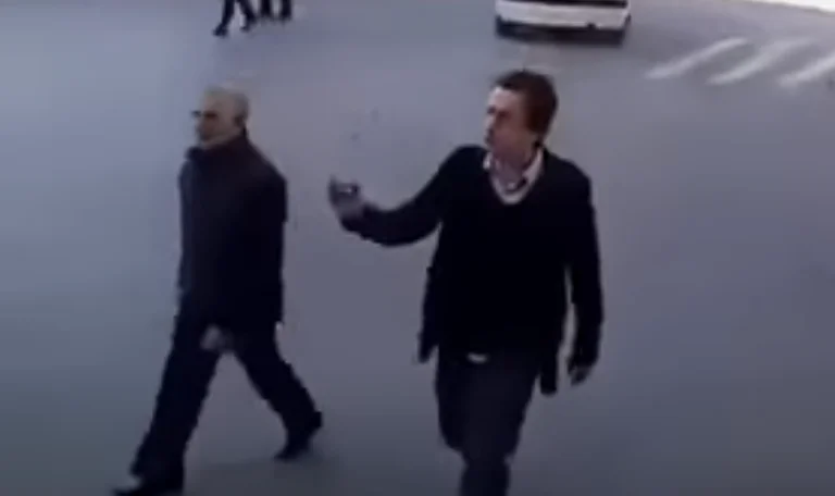Sveçla tha se ‘ka kaluar koha kur ofendoheshin policia, por Albin Kurti dikur i quante ‘majmunë’