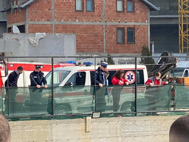 Dyshohet se ra nga 40 katëshja: Policia jep detaje për punëtorin
