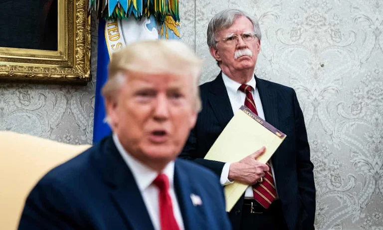 John Bolton e pranon fajësinë se mbajti në mënyrë të paligjshme dokumente "tepër sekrete", ish-këshilltari i Trump përballet me burg