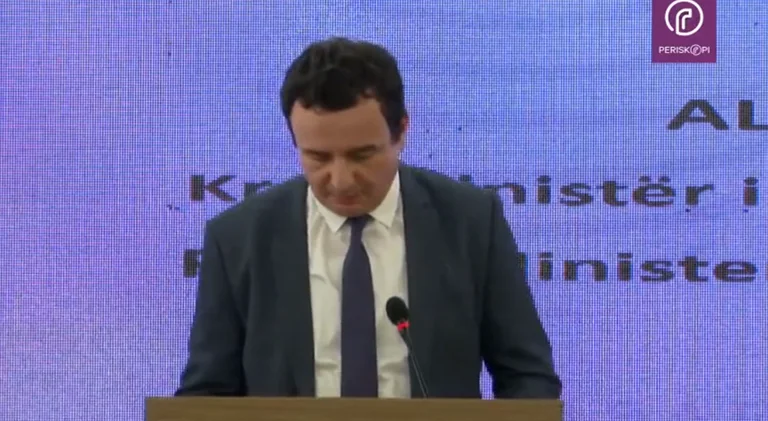 Kurti thotë se do t’i kërkojë ShBA-së dhe BE-së që t’i bëjnë presion Serbisë për ndaljen e çnjohjeve