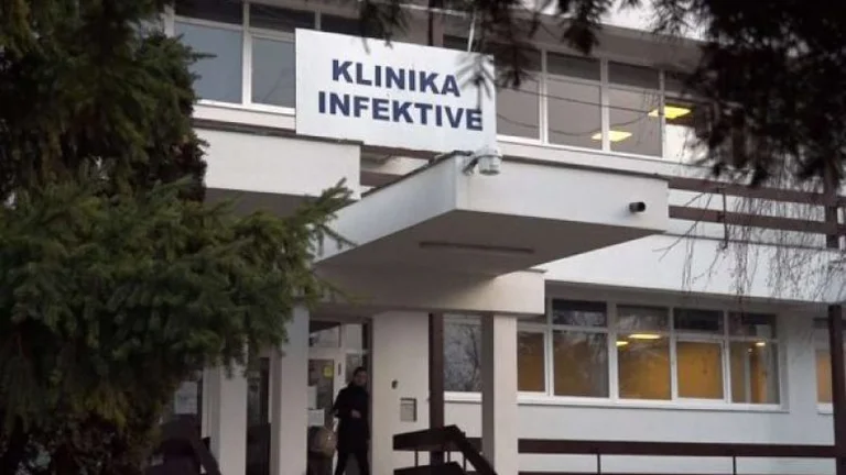 Alarmon për gjendjen në QKUK, ish e izoluara në Karantinë për Koronavirus në Kosovë (Foto)