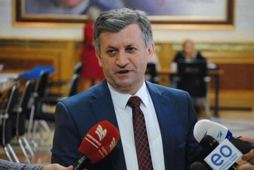 Beqiri nuk kursehet ndaj Abdixhikut: LDK nuk është pronë private, zgjedhje të reja në të gjitha nivelet e partisë