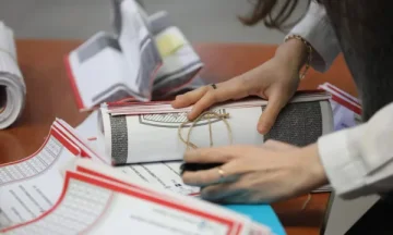 Mbi 16 mijë qytetarë ushtrojnë për herë të parë të drejtën e votës sot