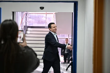 Revolucioni moral i hajnit me doreza të bardha