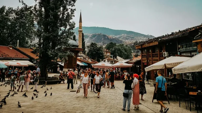 Qytetet më të lira dhe më të shtrenjta për pushime të shkurtra në Europë për vitin 2026