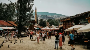 Qytetet më të lira dhe më të shtrenjta për pushime të shkurtra në Europë për vitin 2026