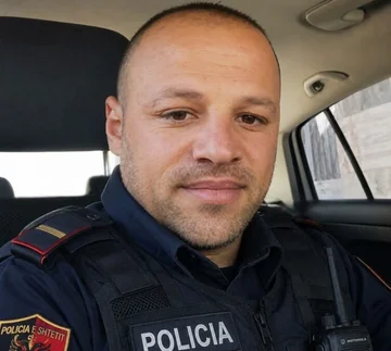 E dhimbshme: Ky është polici që u vra në krye të detyrës në Shqipëri