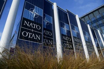 SHBA kërkon që Evropa dhe Kanadaja të forcojnë forcat ajrore e detare të NATO-s, ndërsa Uashingtoni tërhiqet