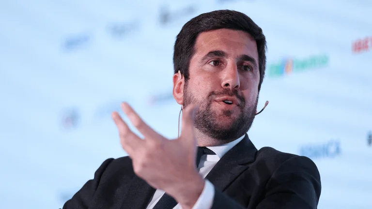 Kandidati për president të Real Madridit, Enrique Riquelme jep sinjale se do të tentoj të sjellë Jurgen Kloppin si trajner të ekipit