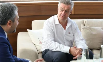 Ambasadori Hargreaves vizitë në KQZ: Tani i takon popullit të Kosovës të dalë dhe të votojë